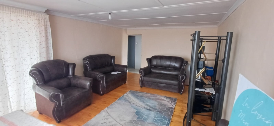 2 Bedroom Property for Sale in Zwide Eastern Cape